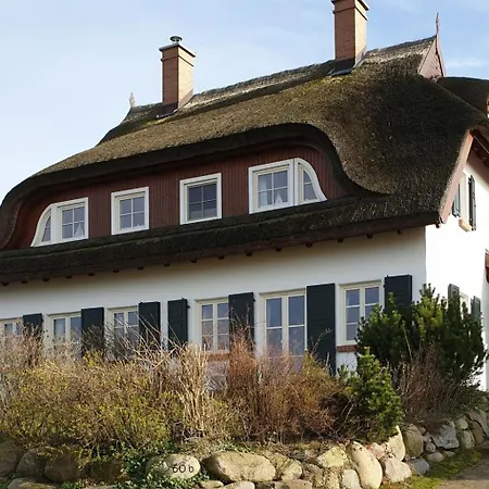 Traditionelles Reetdachhaus Mit Sauna- Kaminofen By Interhome Gager