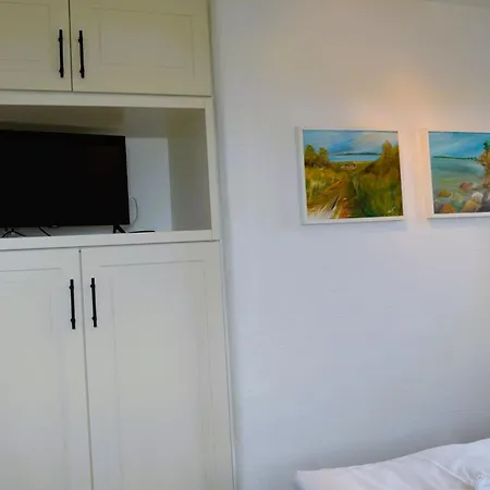 Holiday Home Traditionelles Reetdachhaus Mit Sauna- Kaminofen By Interhome * Gager