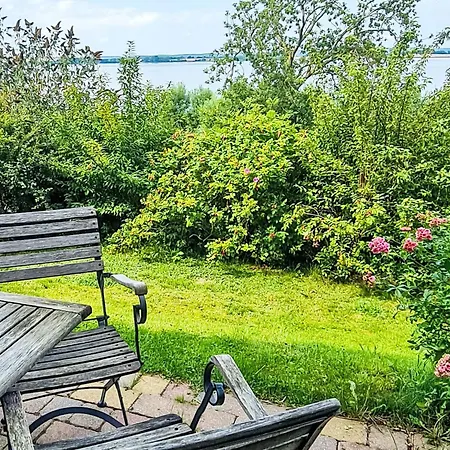 Traditionelles Reetdachhaus Mit Sauna- Kaminofen By Interhome Casa de Férias *