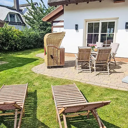 Traditionelles Reetdachhaus Mit Sauna- Kaminofen By Interhome *