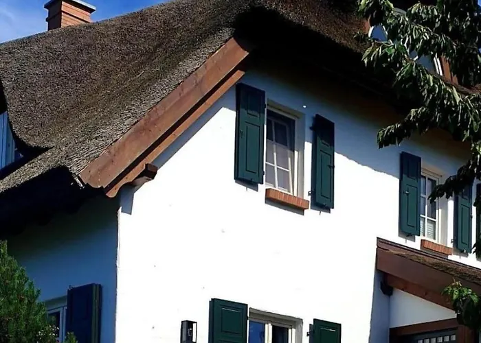 Traditionelles Reetdachhaus Mit Sauna- Kaminofen Und Privatem Wasserzugang By Interhome 度假居 加格尔
