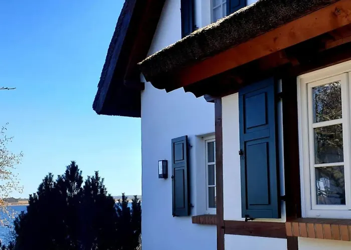 Tatil Evi Traditionelles Reetdachhaus Mit Sauna- Kaminofen Und Privatem Wasserzugang By Interhome Gager