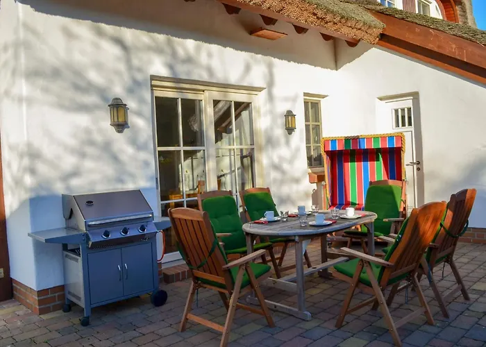 Traditionelles Reetdachhaus Mit Sauna- Kaminofen Und Privatem Wasserzugang By Interhome Tatil Evi