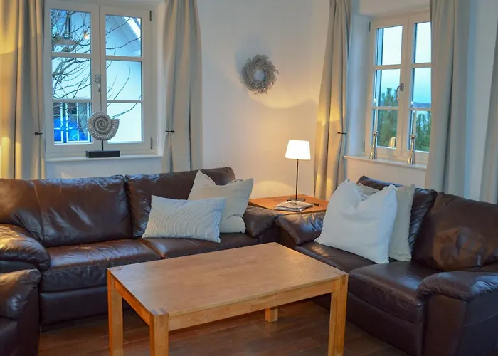 Tatil Evi Traditionelles Reetdachhaus Mit Sauna- Kaminofen Und Privatem Wasserzugang By Interhome Gager