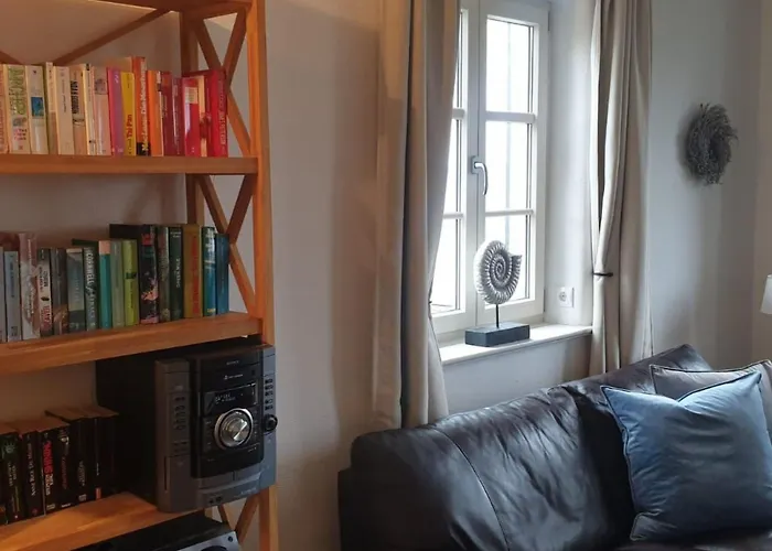 Traditionelles Reetdachhaus Mit Sauna- Kaminofen Und Privatem Wasserzugang By Interhome * Gager
