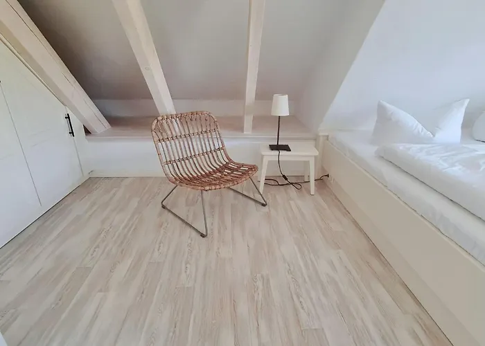 Traditionelles Reetdachhaus Mit Sauna- Kaminofen Und Privatem Wasserzugang By Interhome 度假居 *